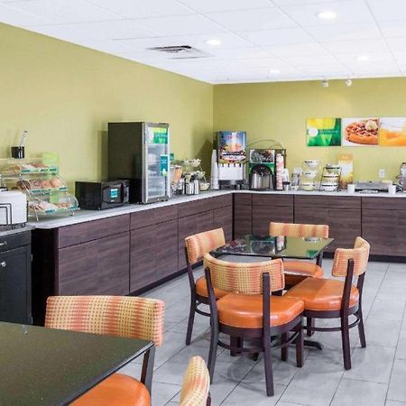 Quality Inn & Suites Arnold - St Louis מראה חיצוני תמונה