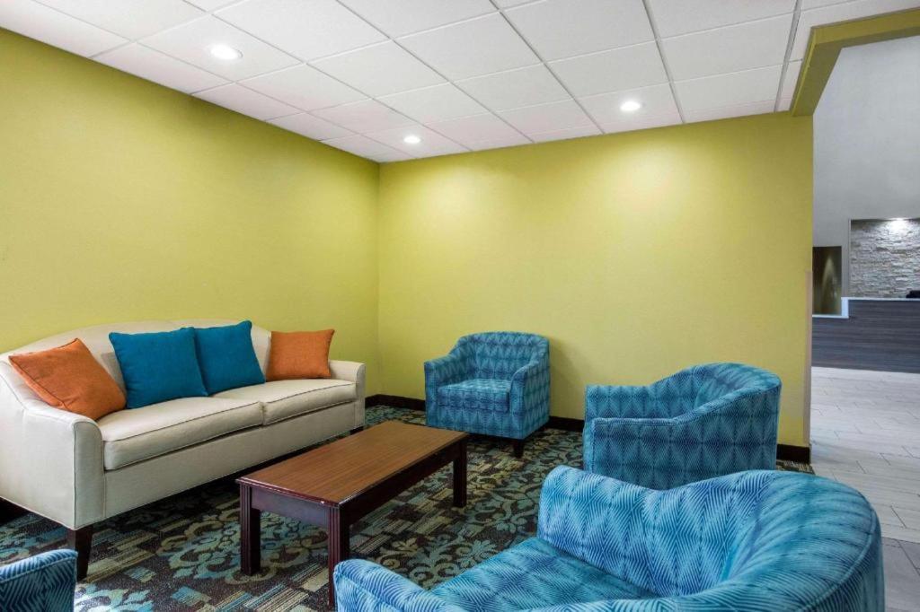 Quality Inn & Suites Arnold - St Louis מראה חיצוני תמונה